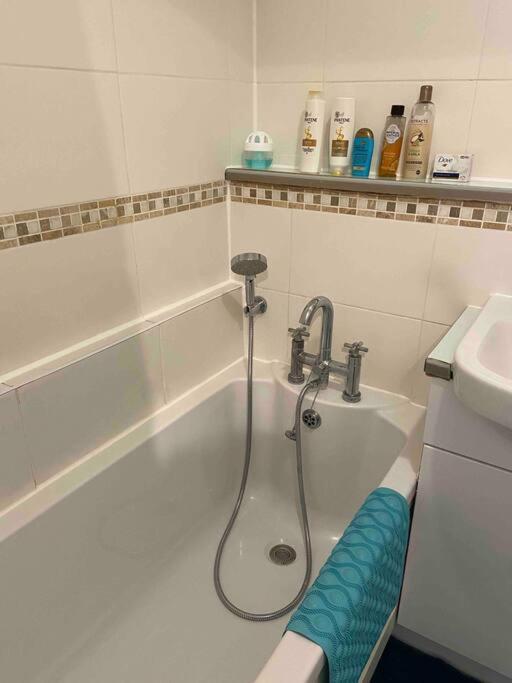Apt 2/4People Archway/Holloway Лондон Екстериор снимка