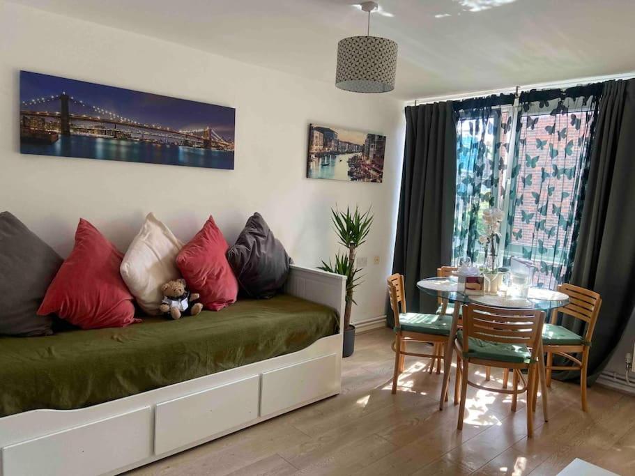 Apt 2/4People Archway/Holloway Лондон Екстериор снимка