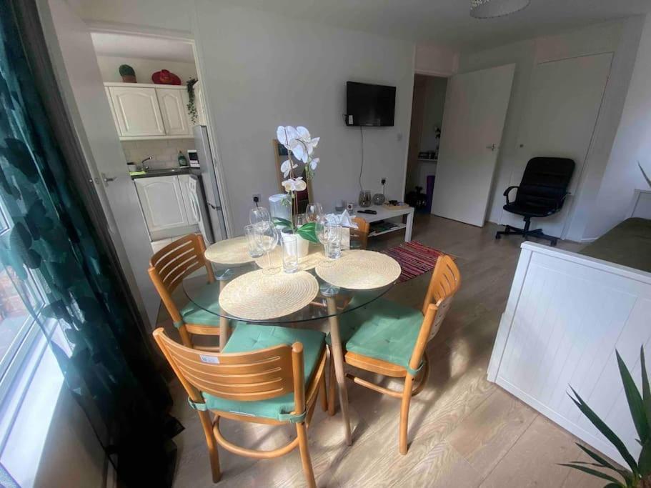 Apt 2/4People Archway/Holloway Лондон Екстериор снимка